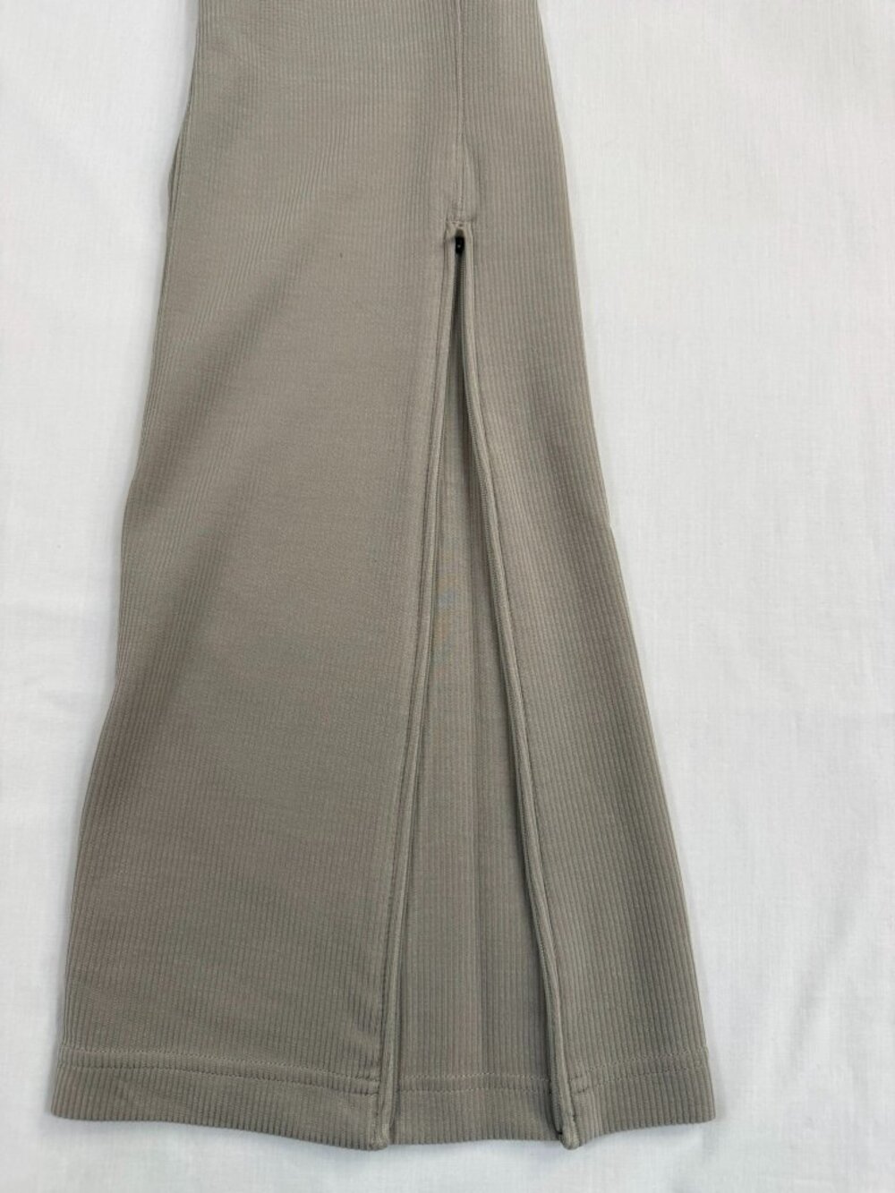Lululemon Brushed Softstreme Ribbed Zip-Flared Pant Riverstone Size 6 - Picture 10 of 13
